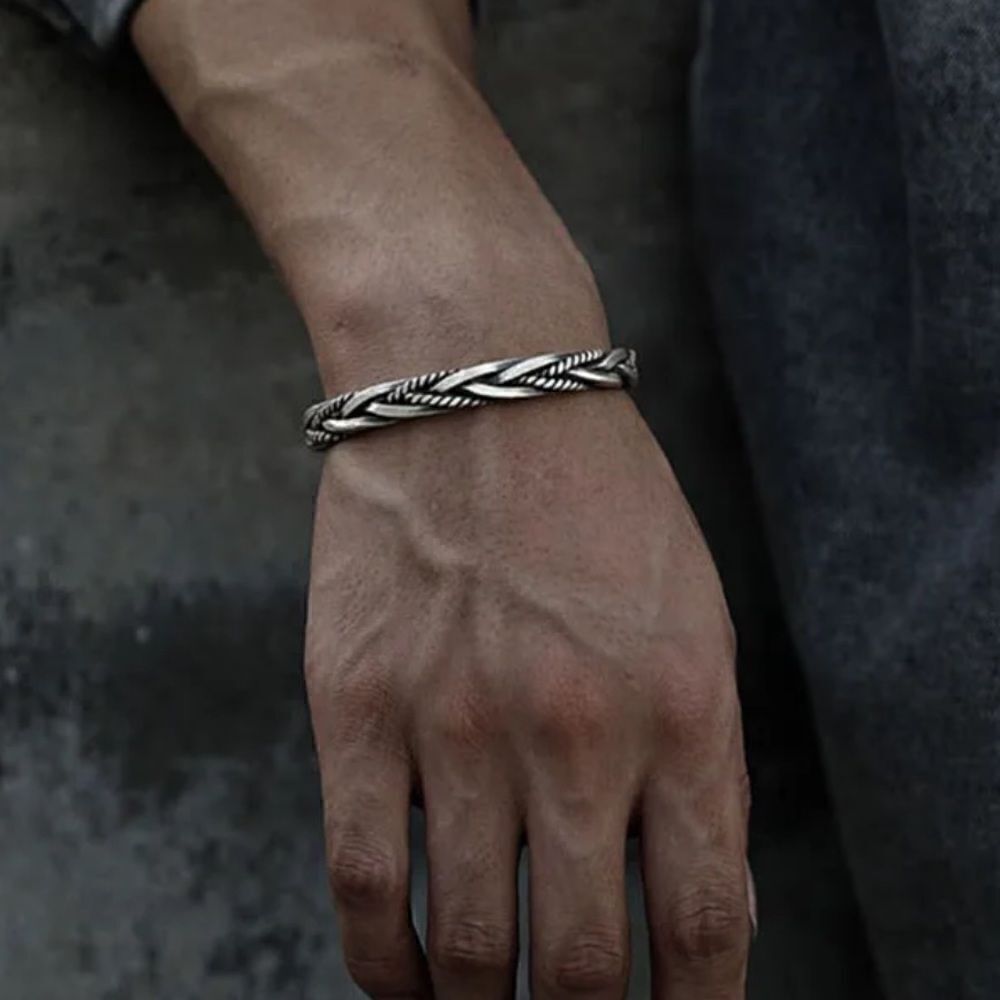 The Santa Fe Open Bangle bracelet in antiqued 925 silver. Unisex